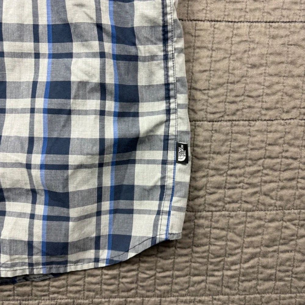 The North Face Men Medium Blue Grey Plaid Short Sleeve Button Up Shirt Hike Camp